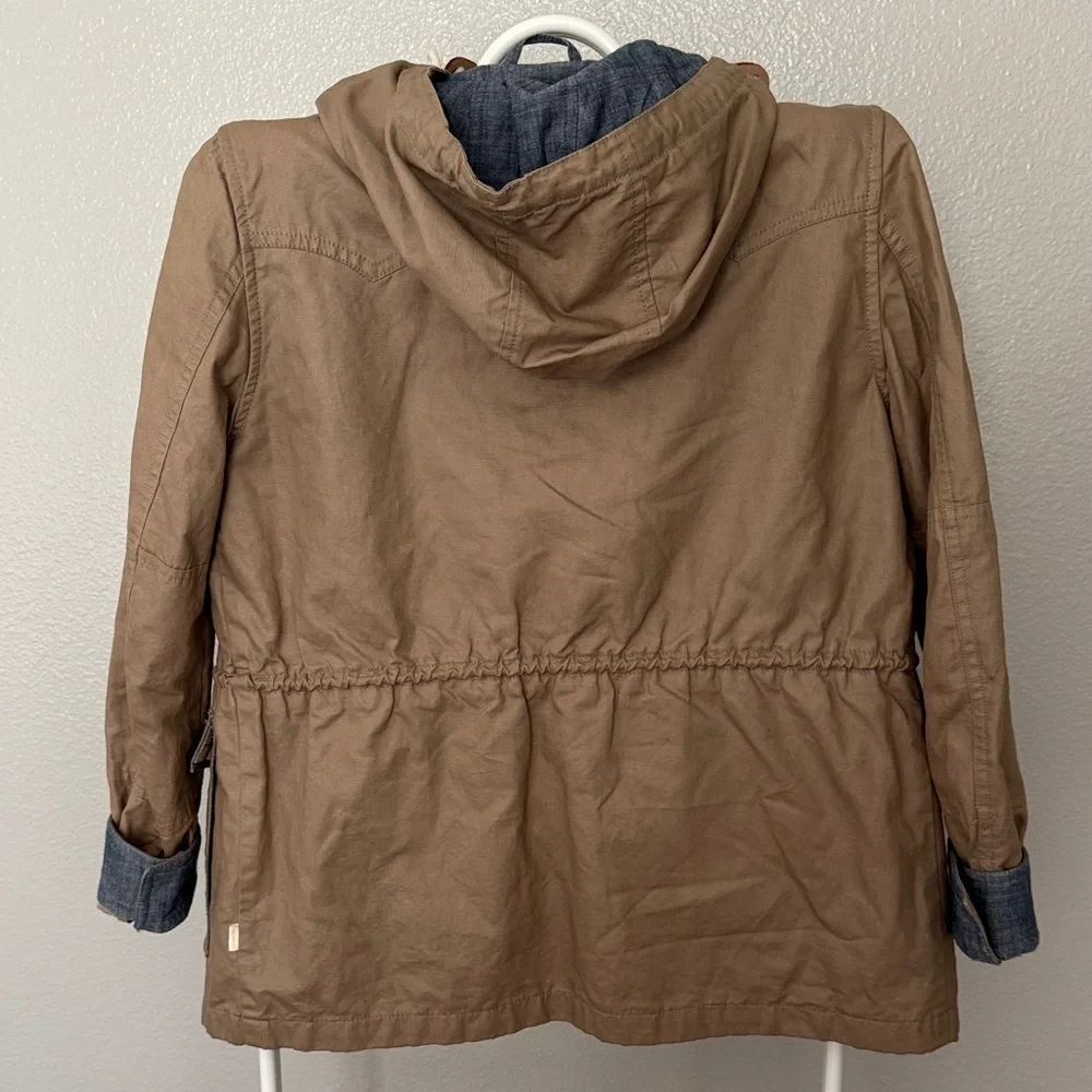 Levi’s Women's Tan Hooded Rain Jacket - Picture 5 of 10